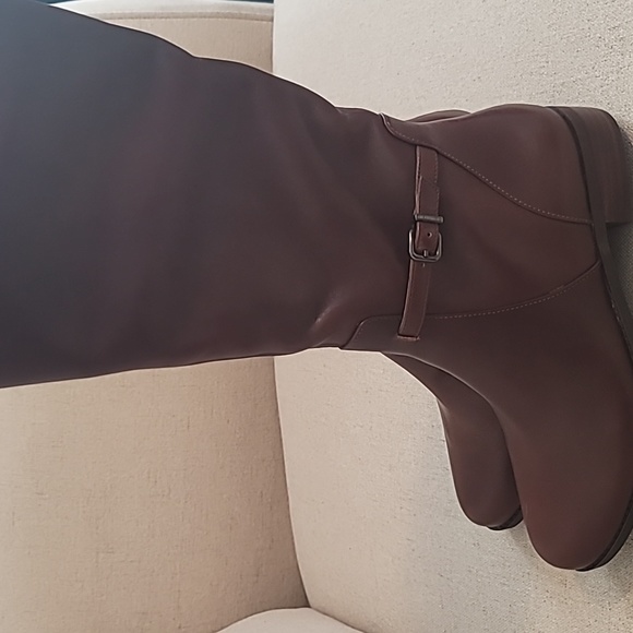 NWT!! Gianni Bini Leather Boots - Picture 3 of 10